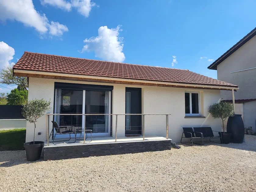 Small 3-bedroom cottage in the countryside - Image 1
