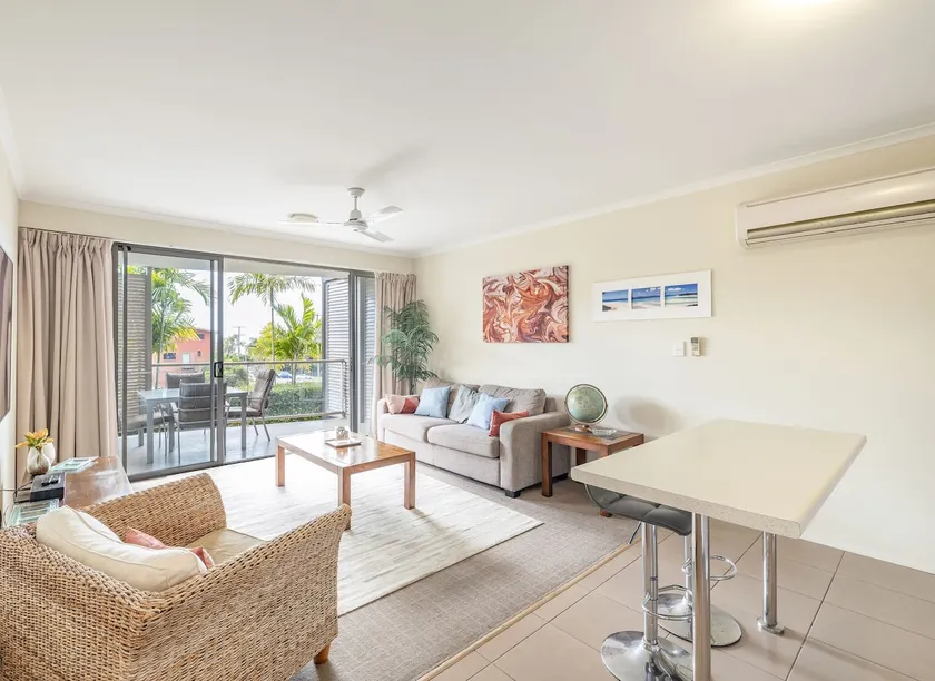 Seasalt Airlie Best location 1bed apt Private SPA Unit 4 - located within "Airlie Central Apartments" - Image 1