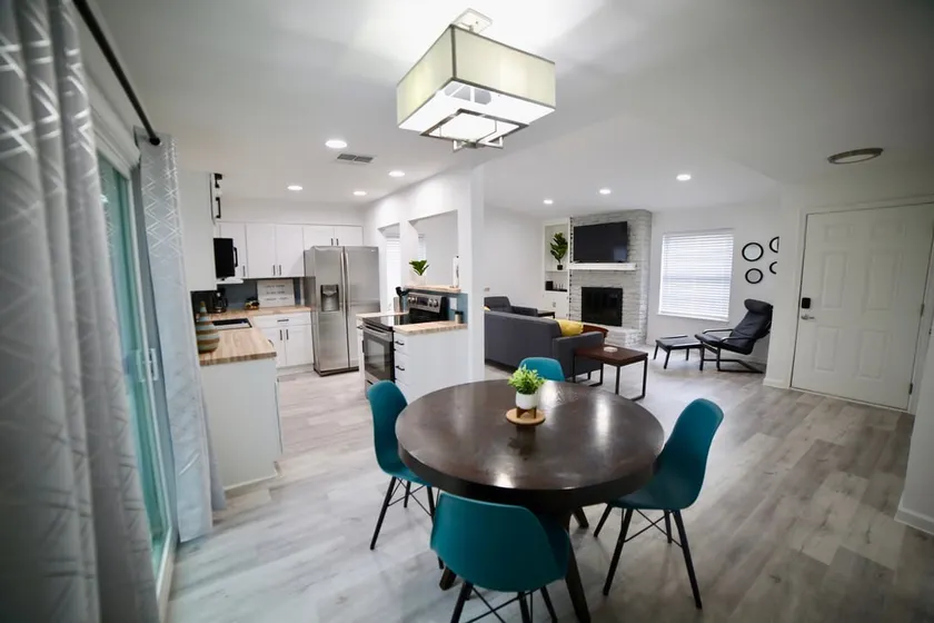 Chic, Cozy, Comfortable home in a prime location! - Image 1