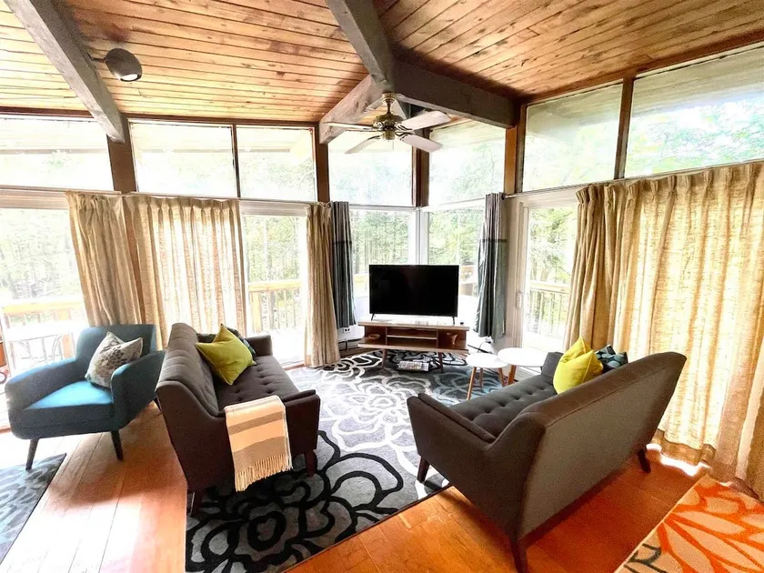 Cozy & Bright Chalet near Mt Snow ◌ over the moon - Image 1