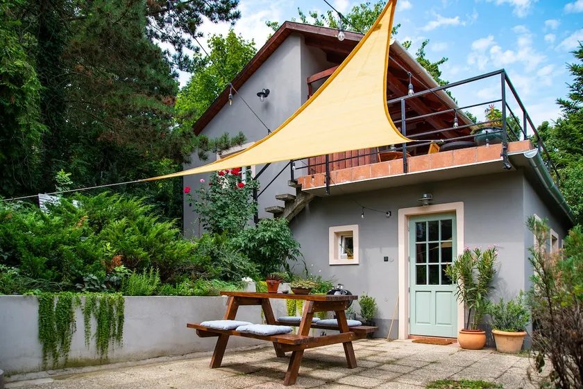 Kis Cinke Guesthouse: Panoramic house in the Danube Bend - Image 1