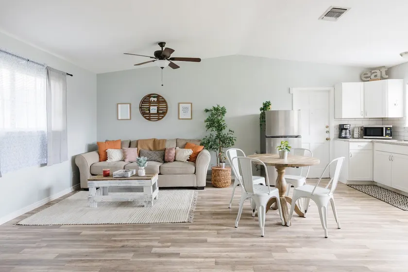 Cozy Home Mins From Randolph AFB, Airport, & More! - Image 1