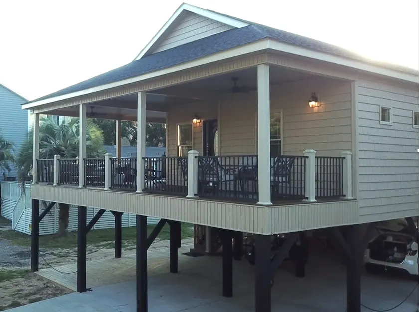 Beautiful Beach Home -3 min walk to beach -with golf cart option - Image 1