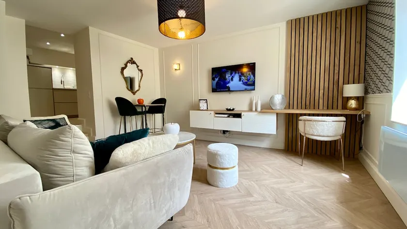 Lovely apartment with terrace and free parking - Image 1