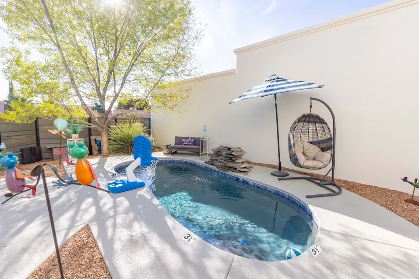 Year Round Heated Pool, Hot Tub, Pet Friendly - Image 1