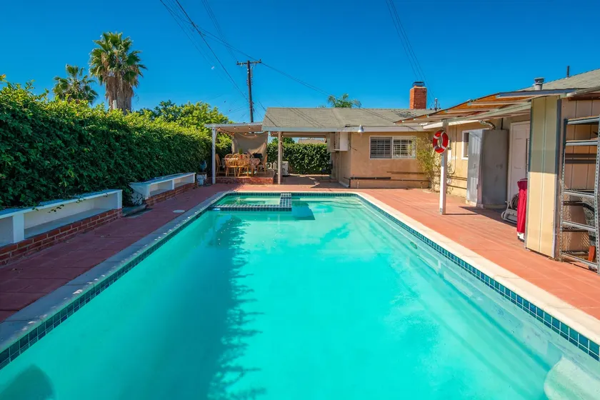 M Cozy Private 1 Bed 1 Living Rm with Pool & Patio - Image 1