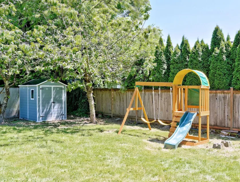 Bothell 4BR — Single-Story Home, Fenced Yard, Walk to Woodinville Wine Country - Image 1