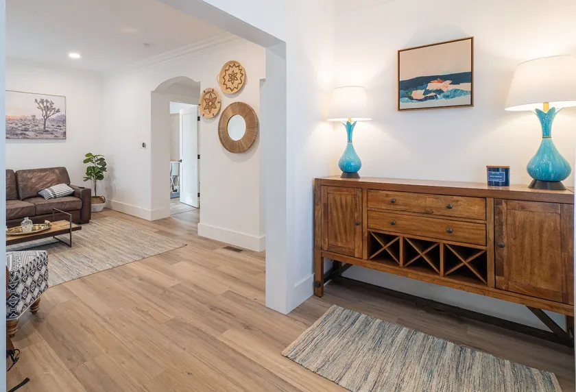 Plush 2-bed apt in Riverside Heights! - Image 1