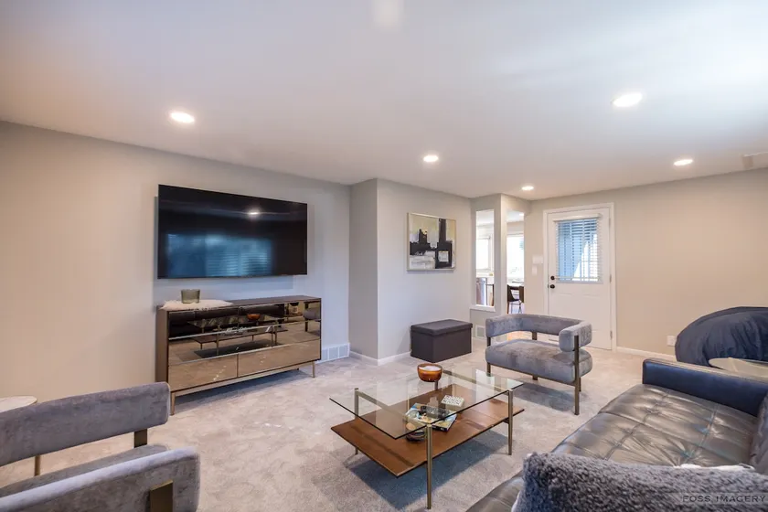Remodeled 3 bedroom home in Monona. Close to Downtown! - Image 1