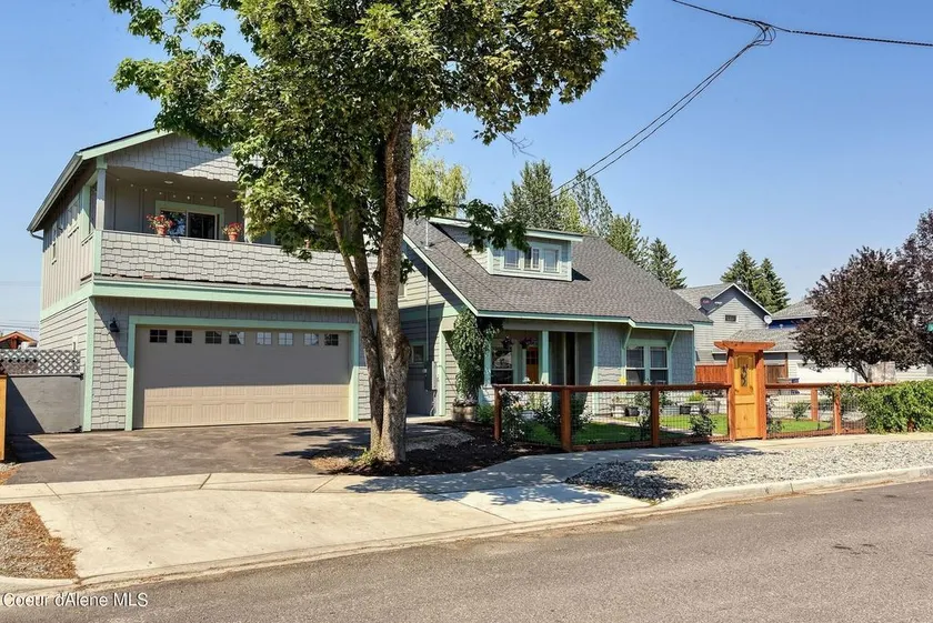 Downtown Charmer - Spacious 1 Bed 1 Bath  - Adventure Basecamp  - Image 1