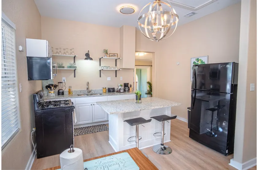 3 BR1 BA Remodeled Home Near Downtown - Image 1