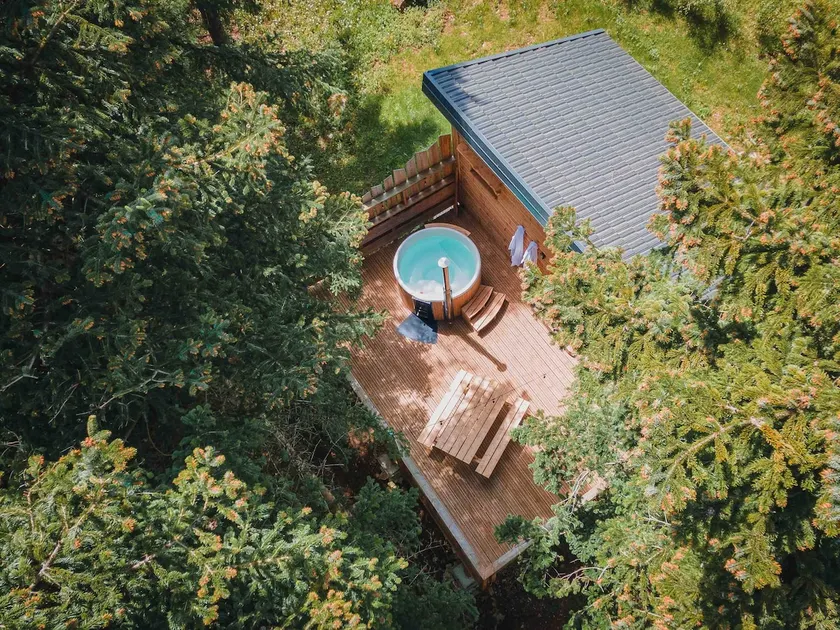 Forsythia Cabin: Softness & Relaxation - Image 1
