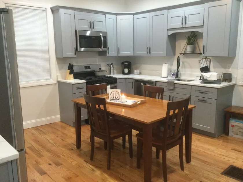 Modern apartment in the city - Image 1