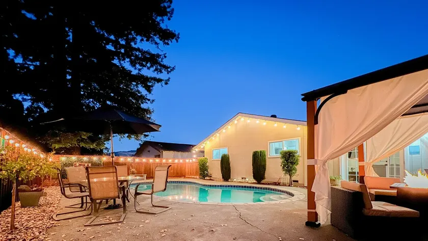 Home near Calistoga w/ heated pool & hot tub - Image 1
