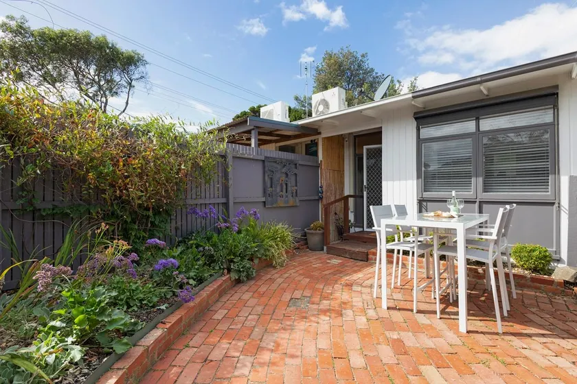 Pet Friendly | 4 Min walk to River | Close to town - Image 1