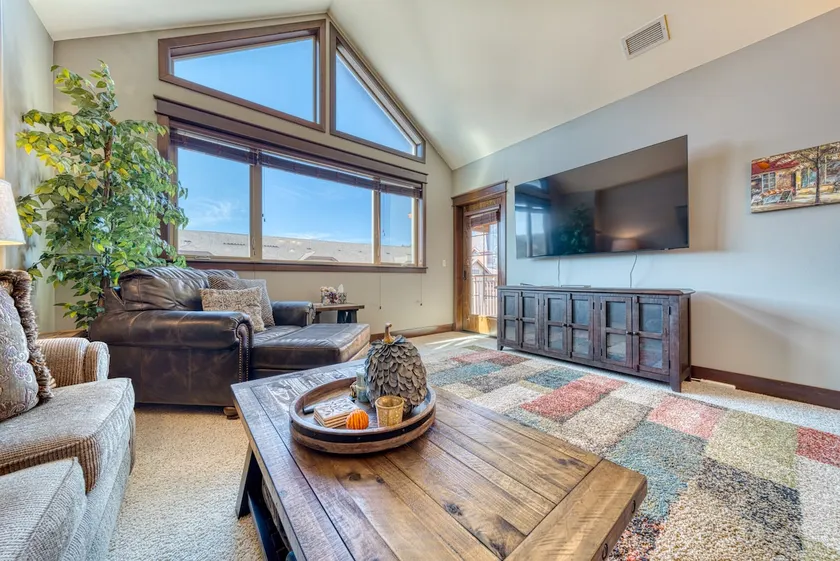 Riverstone Rendezvous: Urban Oasis in Heart of CDA - Image 1