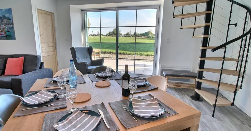 Paimpol 3* gîte, 7 people, beachfront - Image 1