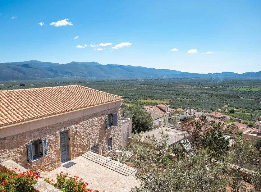 Atelier - Traditional Stone Home - Image 1