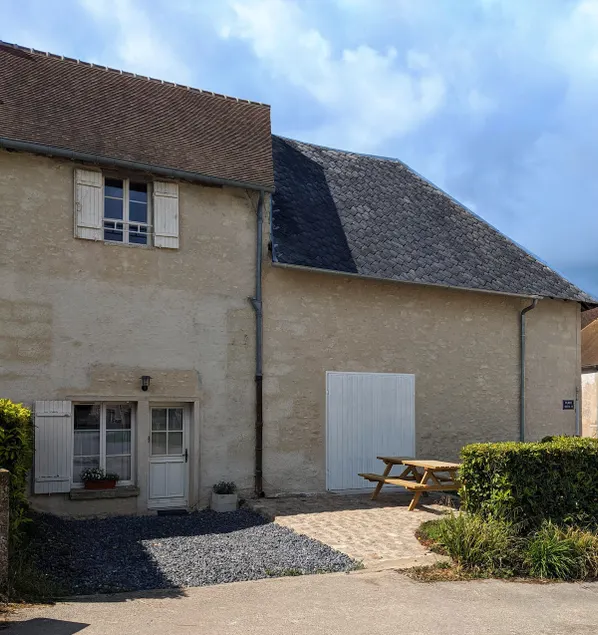 Village house - Image 1