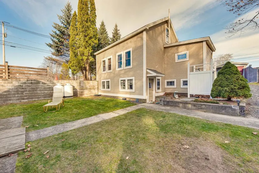 Cheerful 2 Bedroom cottage 1 mile walk to Beach. - Image 1