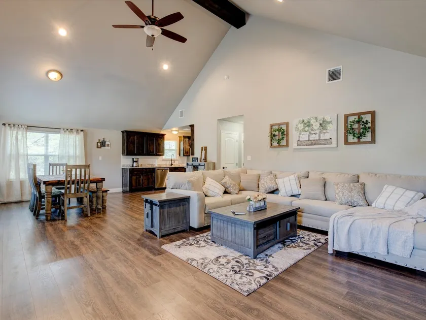 Granbury’s Perfect Getaway - Image 1