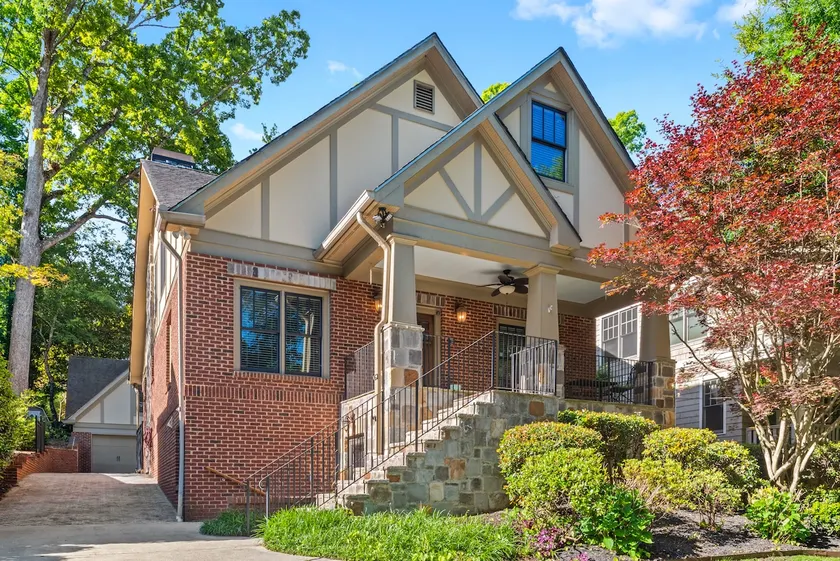 Luxury 6-Bedroom Home in Prime Decatur Neighborhood, Near DT ATL - Image 1