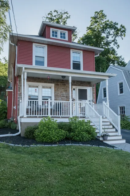 The Little Red House - Image 1