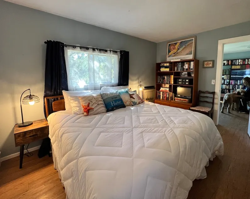 Classic WUB Ocean front in the heart of Long Beach - Image 1