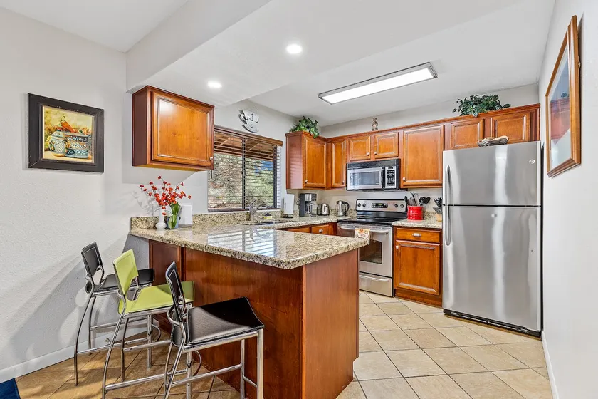 Sedona Red Rock View Near Trails, Dining 2Bedroom - Image 1