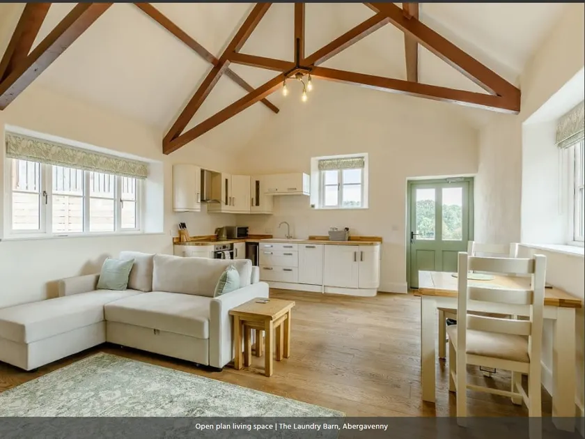 Grade II listed barn conversion & Hot-tub - Image 1