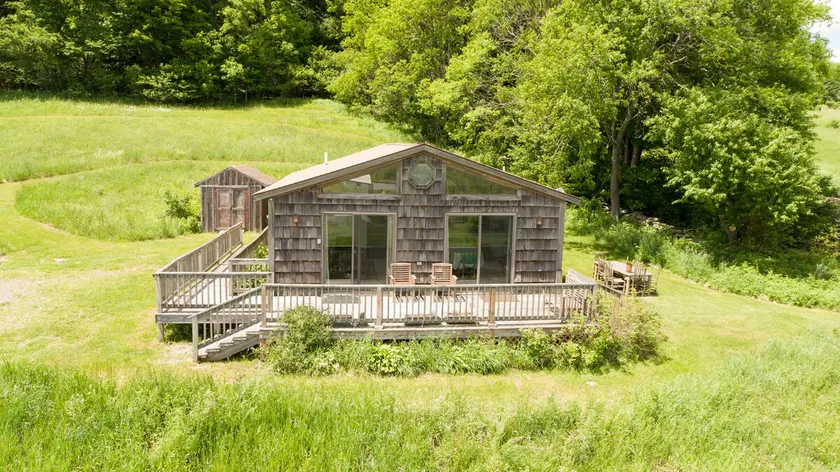 Quaint Catskills Cabin with Panoramic Views - Image 1