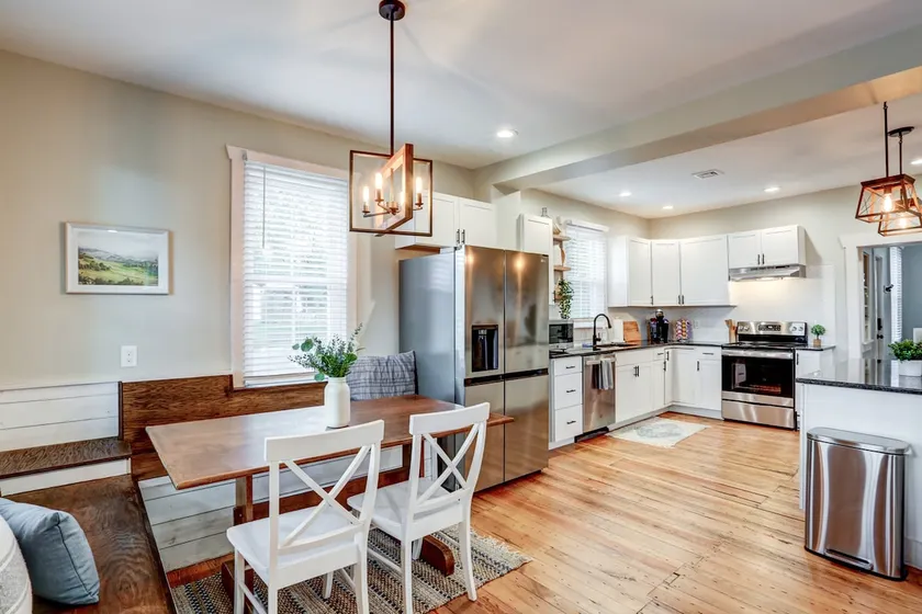 Beautiful Farmhouse close to Lanc Hershey Etown - Image 1