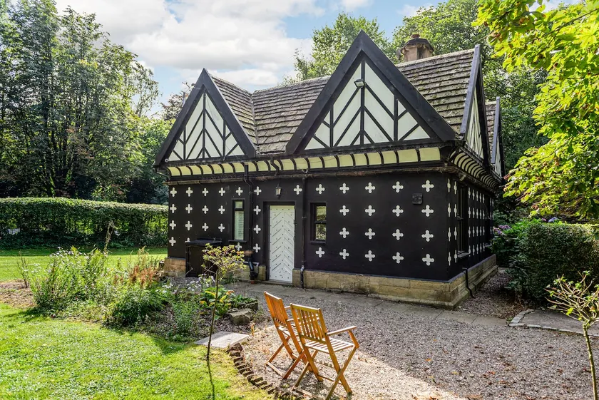 Gatehouse Cottage - Image 1