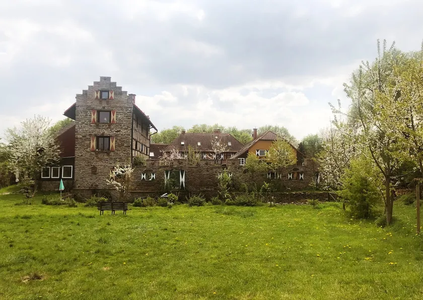 Cute apartment in 1000-year-old castle in the countryside. - Image 1