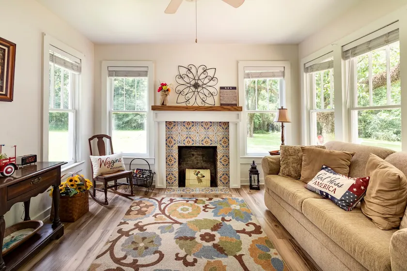 Charming Cottage + Barn-Sleeps 6-by Flint Creek🎣🛶🌿 - Image 1