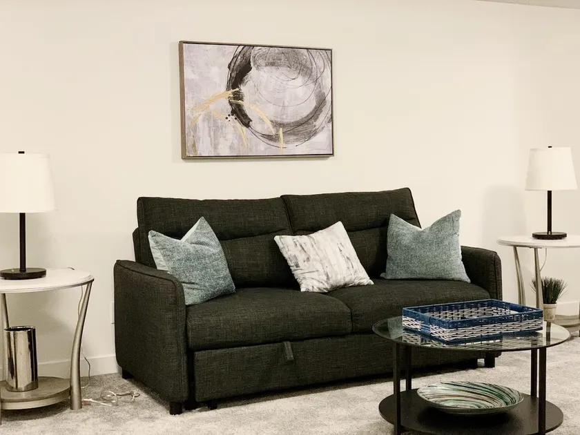 Cozy 1-bedroom private suite near YYC Airport - Image 1