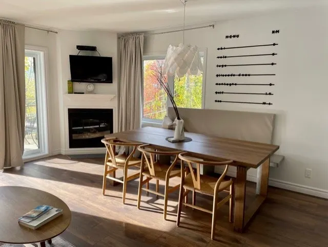 Bright ski-in/out condo at the foot of the mountain! - Image 1