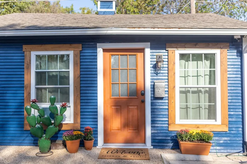 Adorable Studio Guesthouse in the Heart of Waco - Image 1
