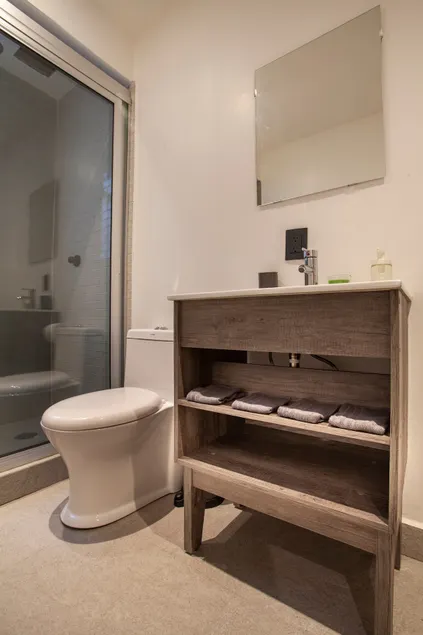 Double Exterior Suite 101 - Image 1