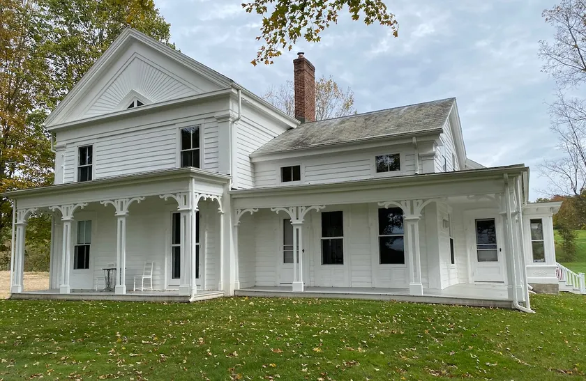 Exceptionally beautiful and spacious country home - Image 1