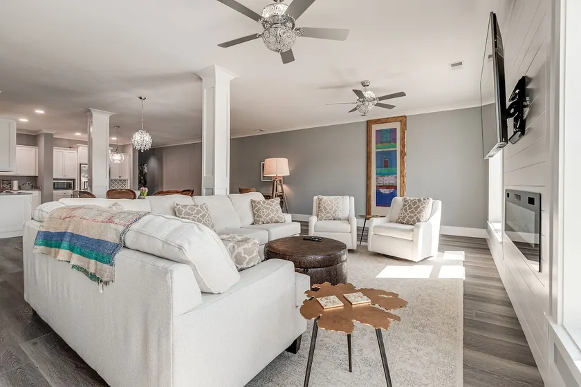 Downtown's NEWEST AIRBNB ”THE FIDDLE” !!! - Image 1