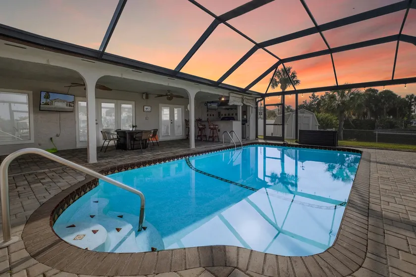 Waterfront Serenity: Newly refreshed! Pool/Dock - Image 1