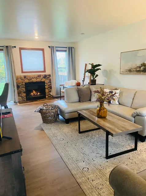 Welcome to the beautiful Mt. Rainier house - Image 1