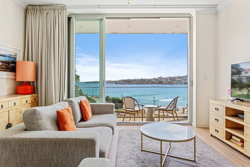 Bondi Heaven Beachfront Apartment - Image 1