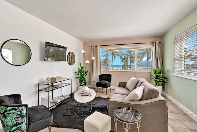 NEW 'SeaBreeze' Bright 1 Bedroom Ocean view #301 - Image 1