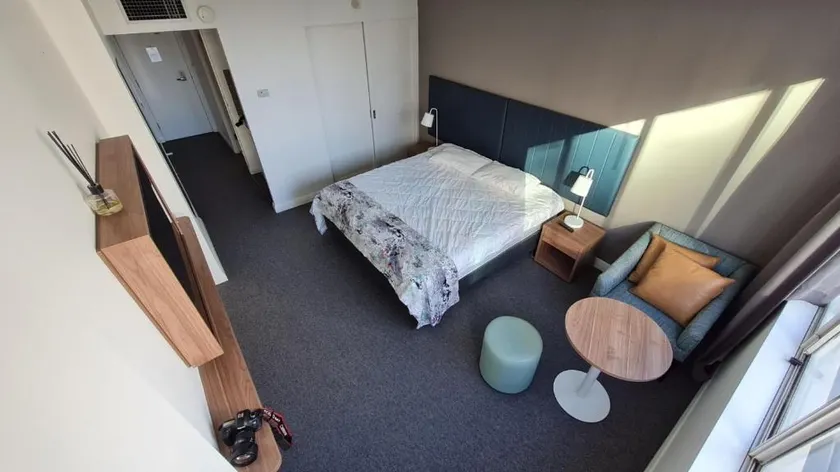 Chatswood Hotel Apartment - Image 1