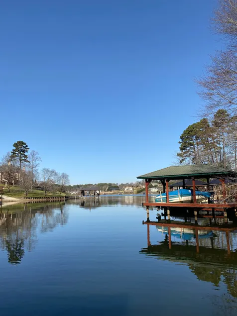 Private Lakefront Exec Home: Ollie's Hideaway: 4BR, 3.5 Ba - Image 1