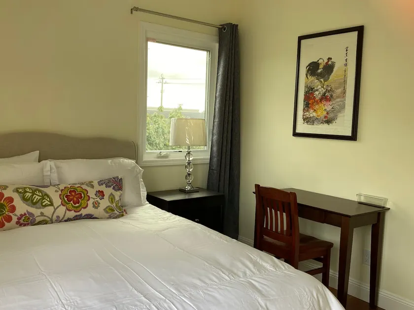 Convenient 3 bedroom guest house near SFO, highway - Image 1