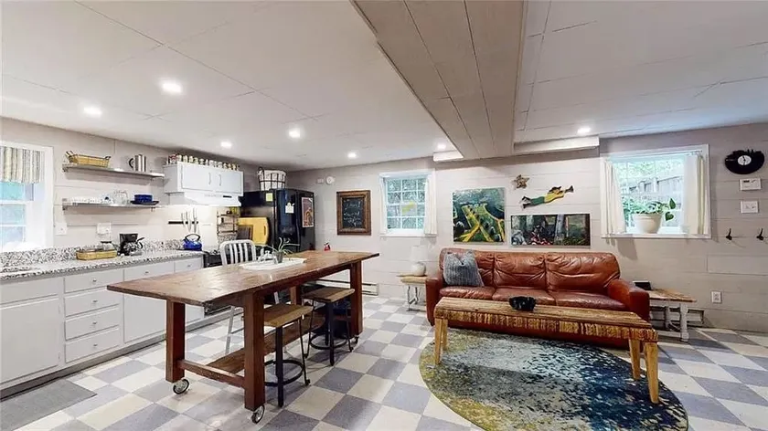 The Park Inn. Private, Comfy, Convenient. - Image 1