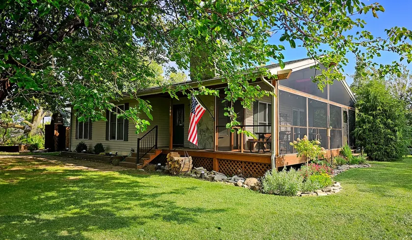 3 Bedroom Kelleys Island Home, Golf Cart, Hot Tub - Image 1